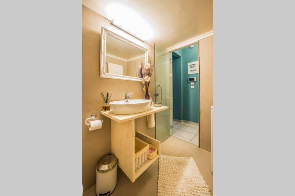 Athinas Apartment ピレウス エクステリア 写真