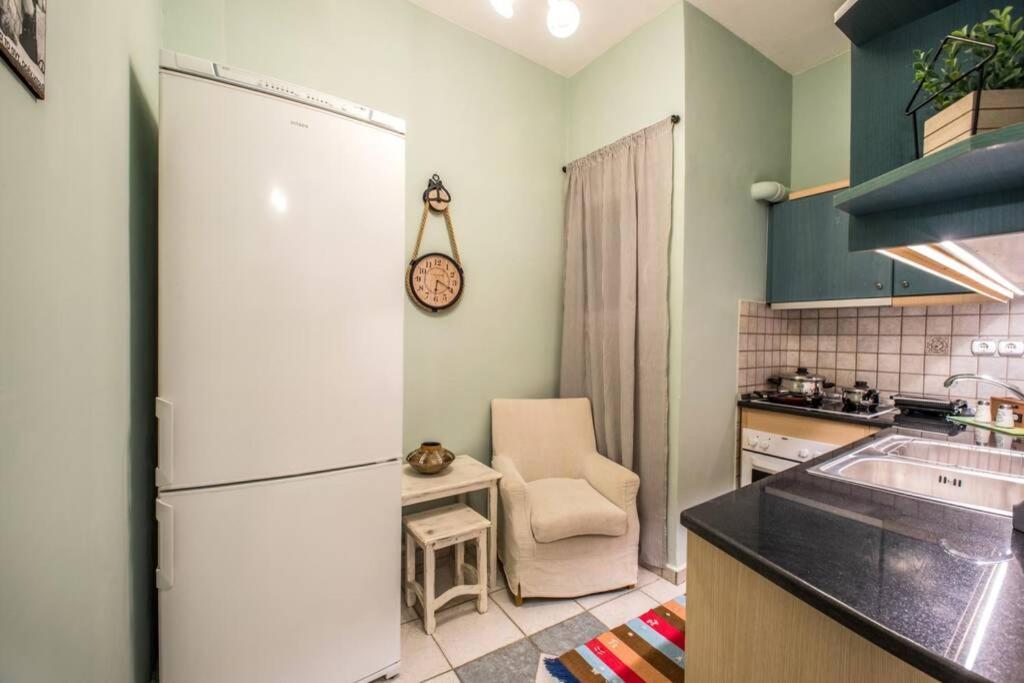 Athinas Apartment ピレウス エクステリア 写真